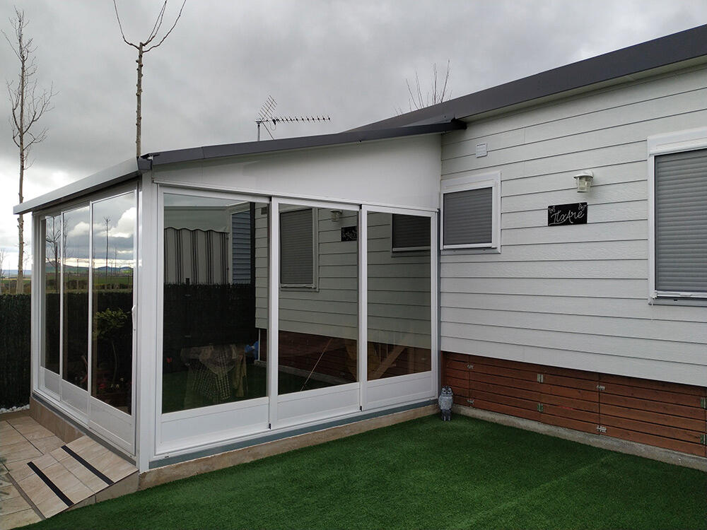 construccion-porches-a-medida-mobilhomes-gormai-cerrado-cristal