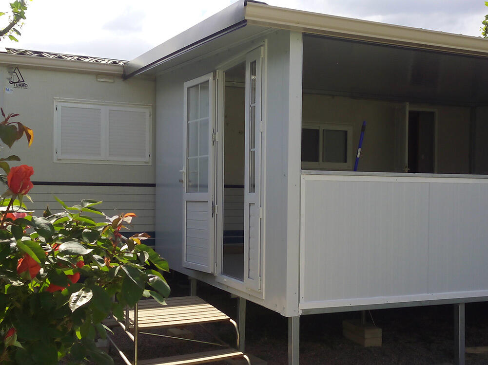 construccion-porches-a-medida-mobilhomes-gormai-flores